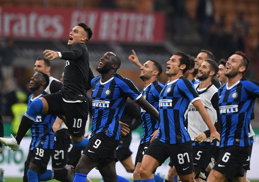 梅西：现代足球的永恒传奇