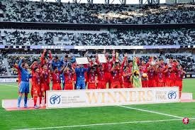 拉齐奥主场对阵博洛尼亚，预计小比分0-1或1-1，拉齐奥防守出色；曼城客场3-0胜桑德兰，英超形势激烈。