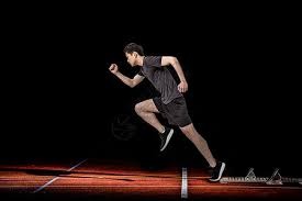 德甲超级惨案！卫冕冠军狂轰8球，巨星20球碾压